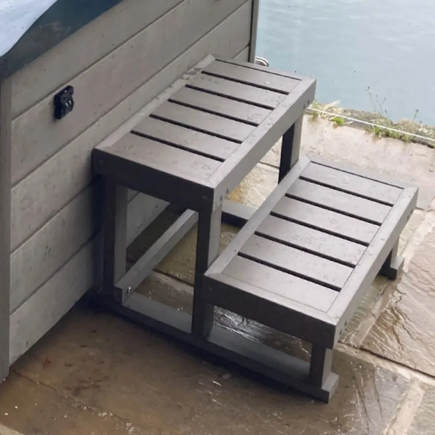 Two-Step Stairs (Shkalle Per Outdoor)